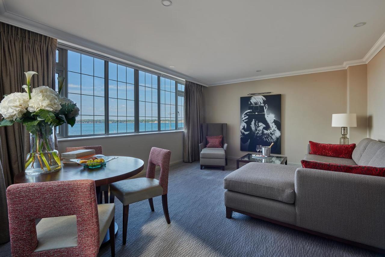 Grand Jersey Hotel And Spa Saint Helier Jersey Kültér fotó A suite at the InterContinental Boston
