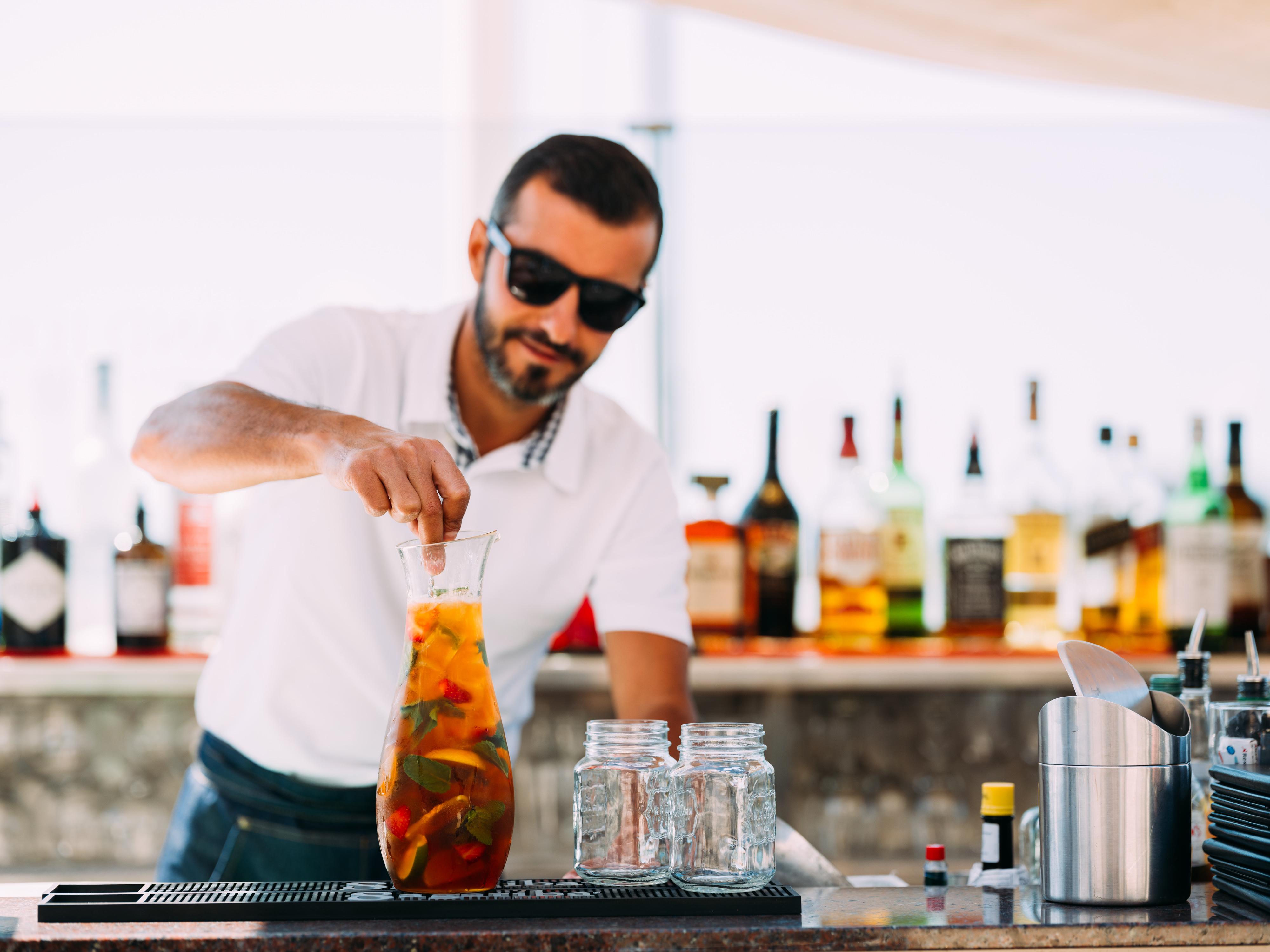 Grand Jersey Hotel And Spa Saint Helier Jersey Kültér fotó Bartender preparing a cocktail