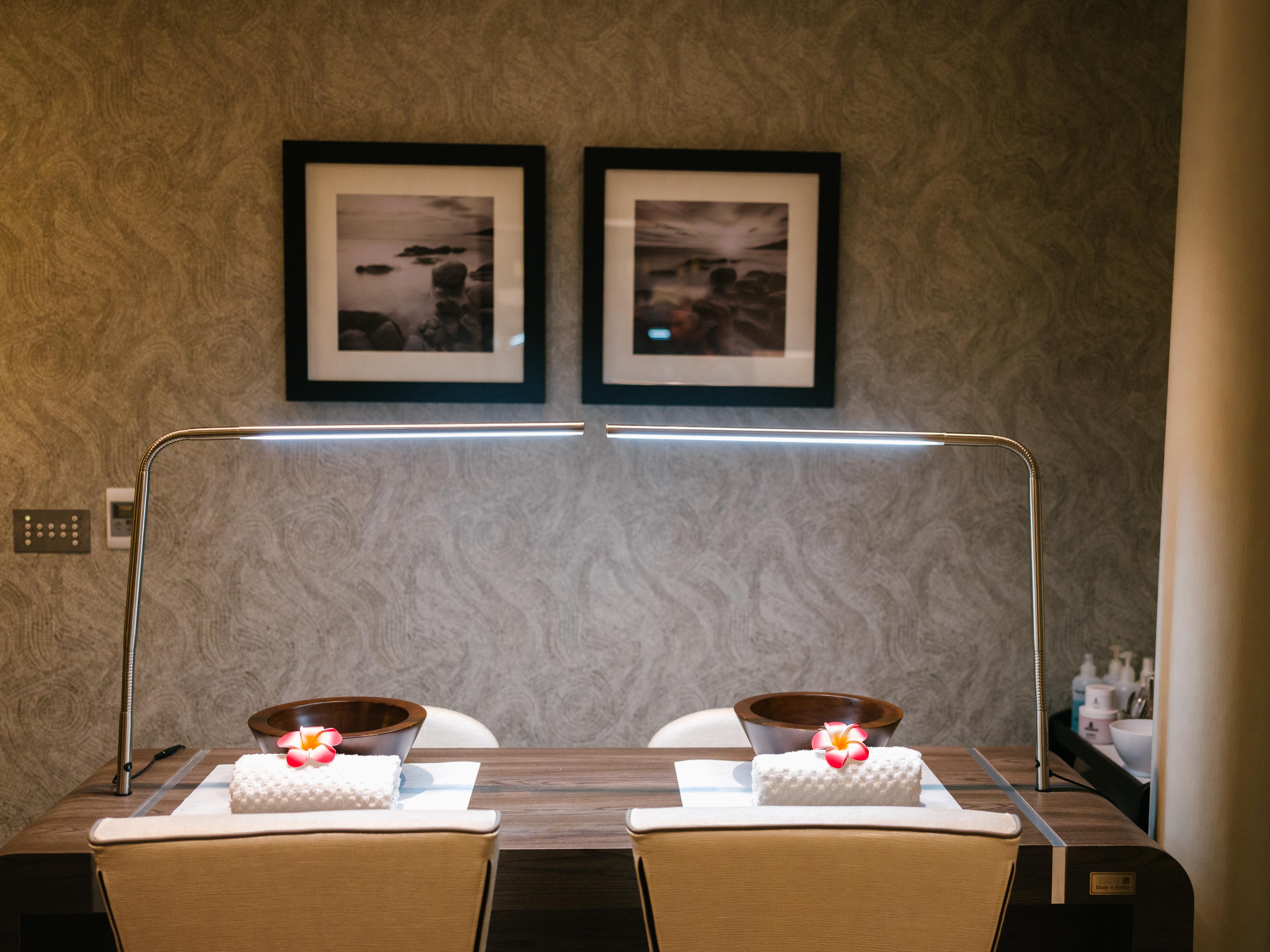 Grand Jersey Hotel And Spa Saint Helier Jersey Kültér fotó A table with two bowls of fruit