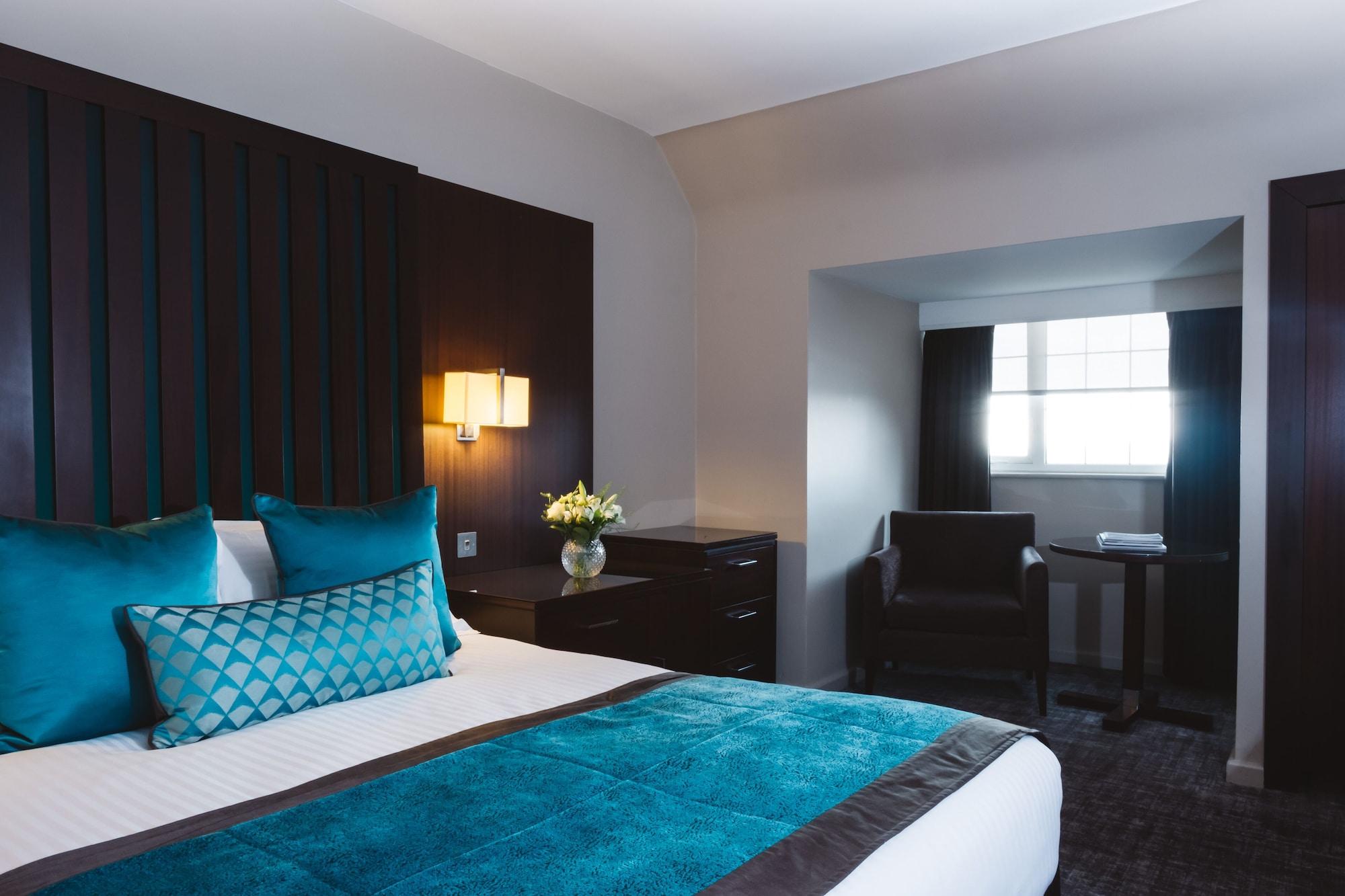 Grand Jersey Hotel And Spa Saint Helier Jersey Kültér fotó A bedroom at the hotel