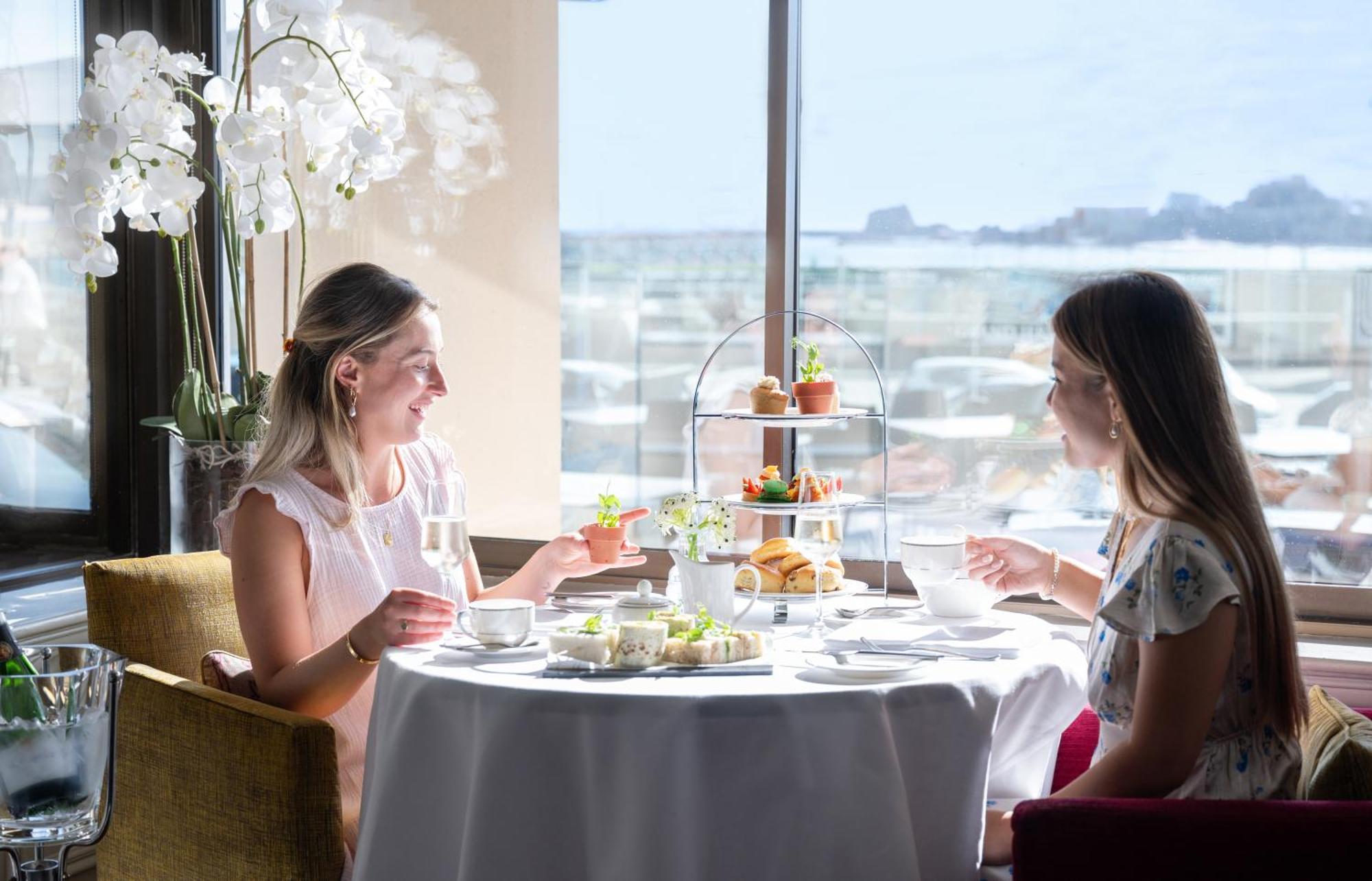 Grand Jersey Hotel And Spa Saint Helier Jersey Kültér fotó Afternoon tea at the InterContinental London The O2