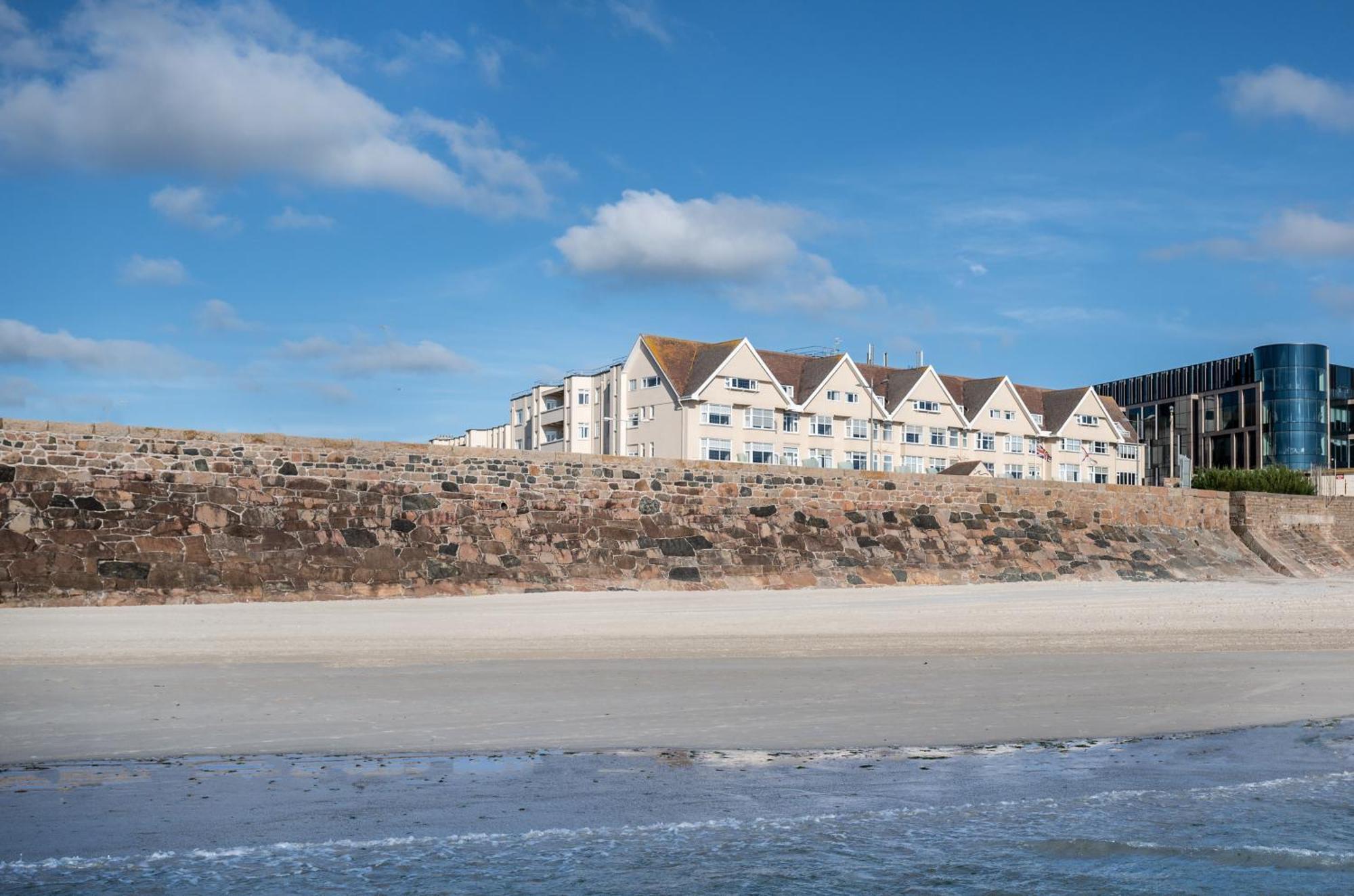 Grand Jersey Hotel And Spa Saint Helier Jersey Kültér fotó The beach at Pembrey Sands