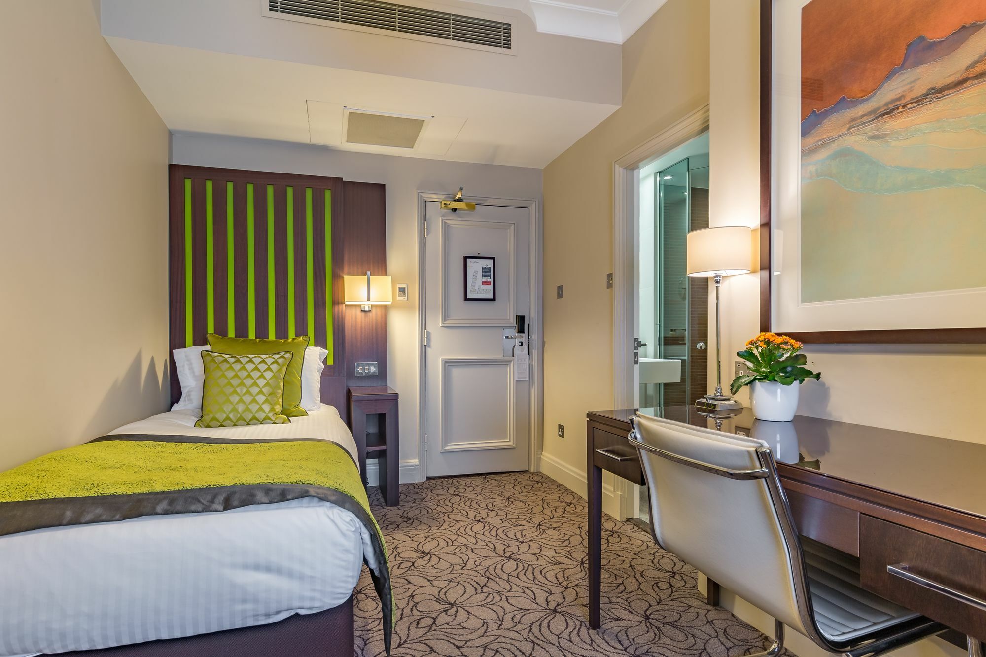 Grand Jersey Hotel And Spa Saint Helier Jersey Kültér fotó A single room at the hotel