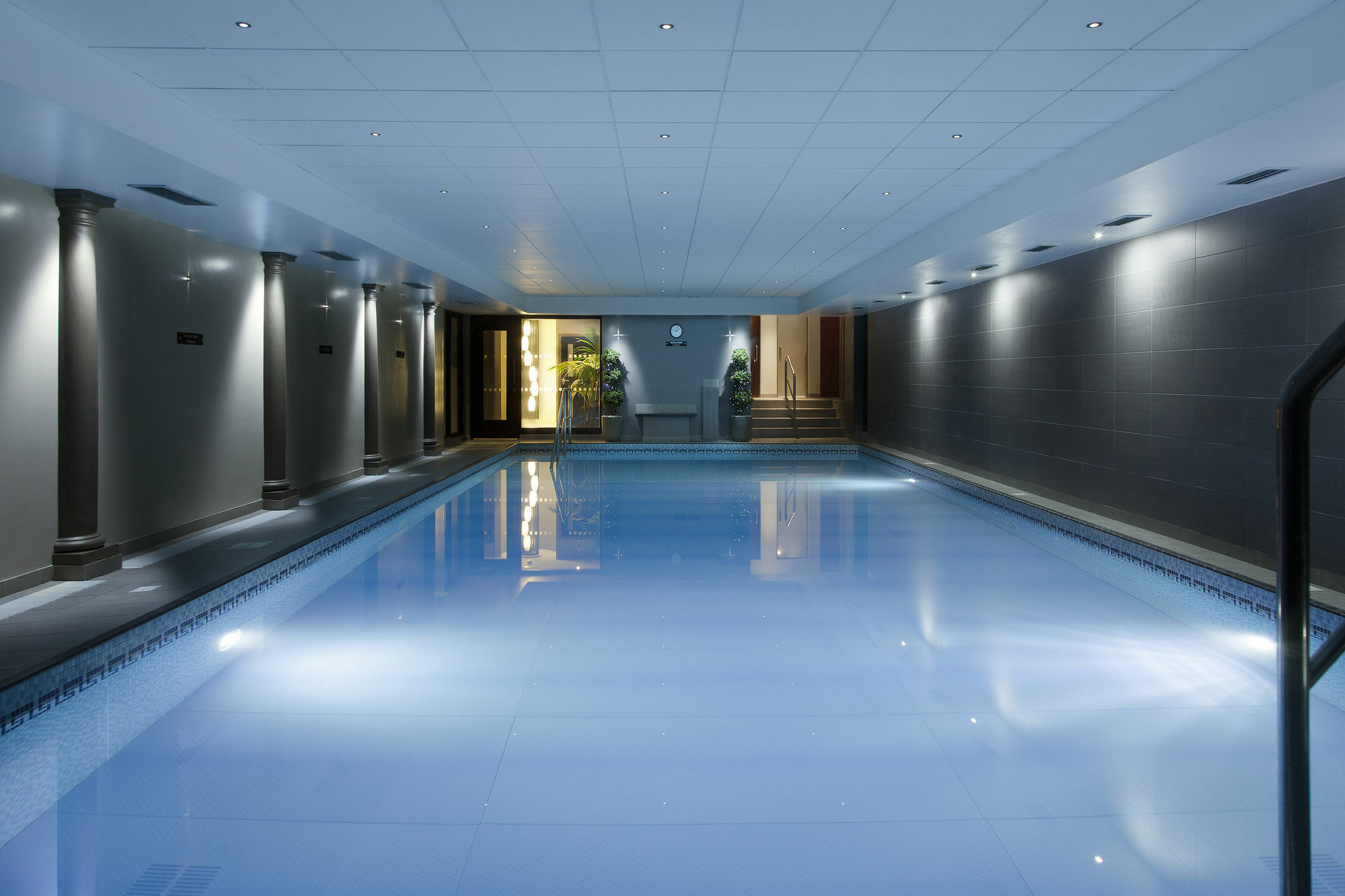 Grand Jersey Hotel And Spa Saint Helier Jersey Kültér fotó The swimming pool at The Dorchester