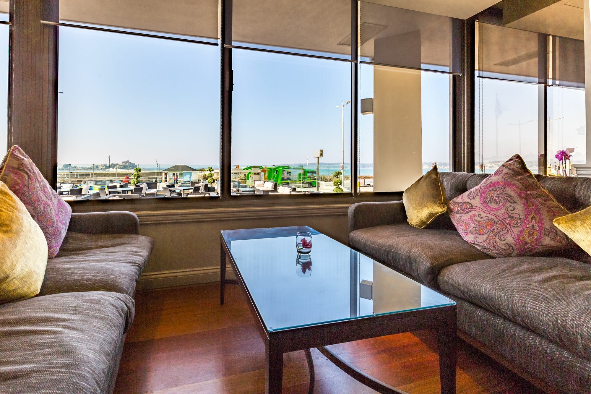 Grand Jersey Hotel And Spa Saint Helier Jersey Kültér fotó The Club Lounge at the Hilton Sydney